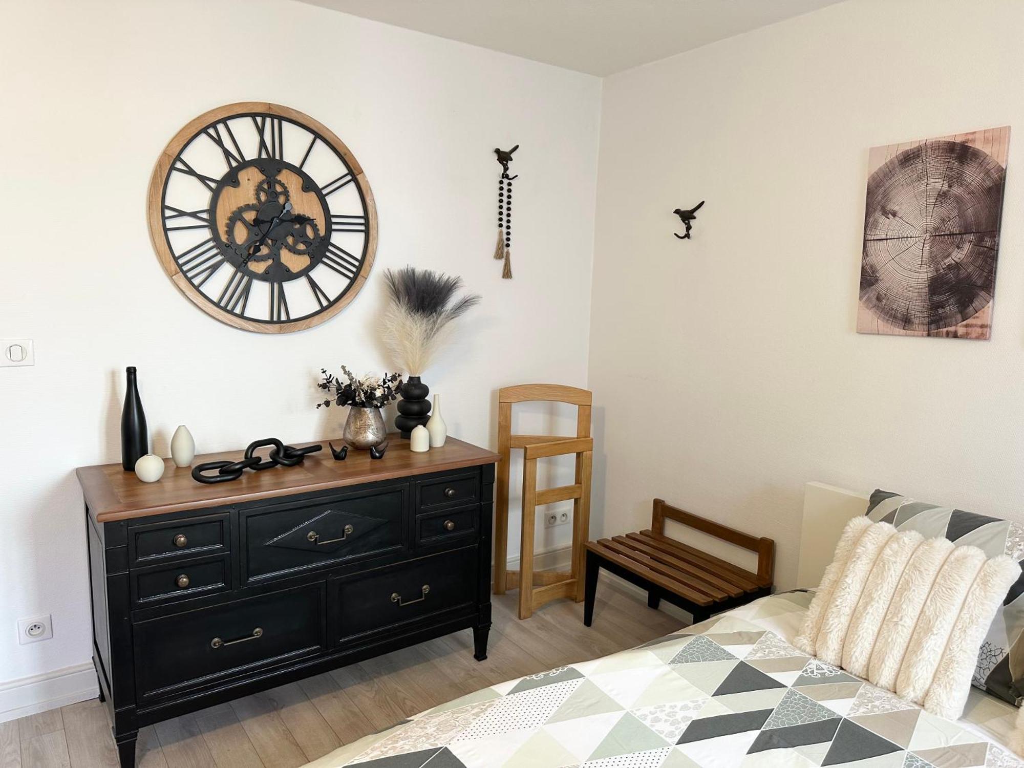 Jeannette Apartment