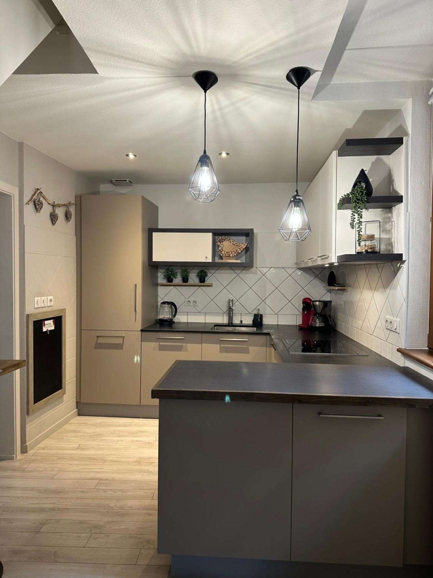 Jeannette Apartment